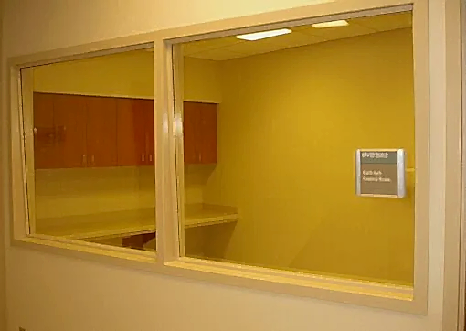 Kurşunlu Cam Görünürlük ve Koruma Arasındaki Mükemmel Dengesi